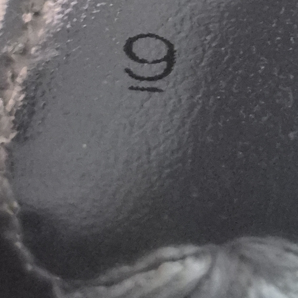 Yellow Box Black Sandals with Silver Glitter Straps Womens Size 9 - Picture 8 of 11